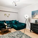 Beautiful And Cozy 2 Bedroom Apartment With Living Room Loft